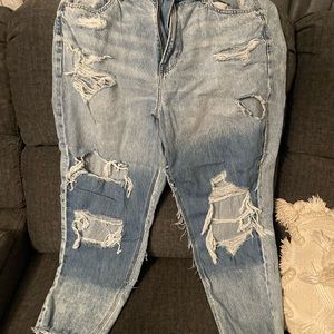 Women’s American Eagle size 16 jeans. Never worn due to weight loss